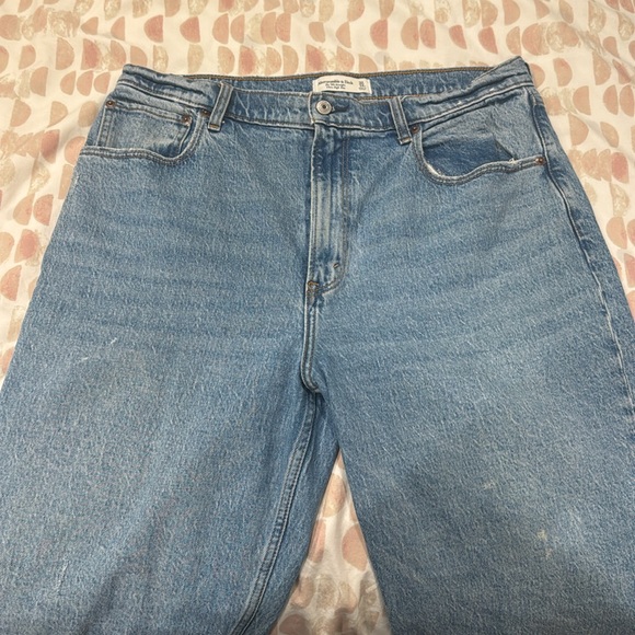Abercrombie Ultra High Rise 90s Straight Jean Medium Wash - Picture 6 of 8